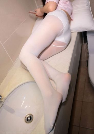 春潮烂漫海堂红