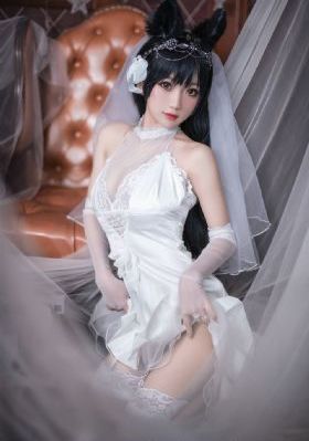双腿间已经湿成一片